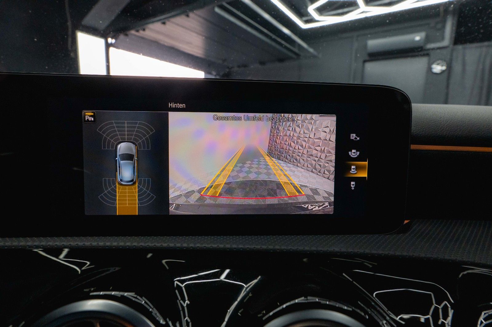 Fahrzeugabbildung Mercedes-Benz A 250 AMG Line Night-Paket *ACC*Head Up*DAB*19%*