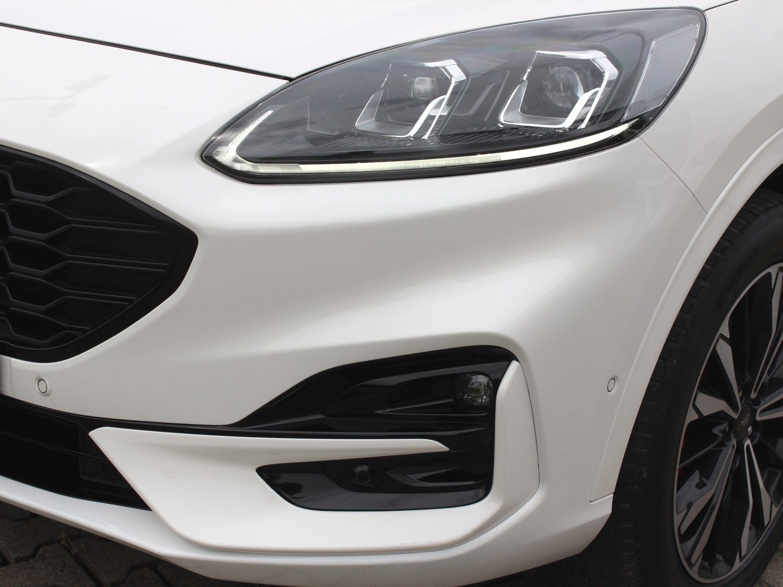 Fahrzeugabbildung Ford Kuga Plug-In Hybrid ST-Line X 2,5 Duratec