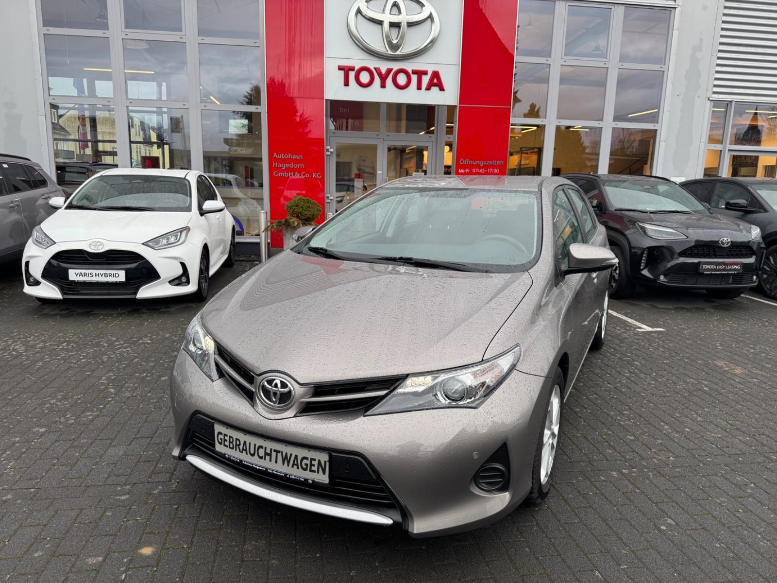 Toyota Auris  1,33 Cool; 5-Türen/ Navi/PDC/ wenig Km