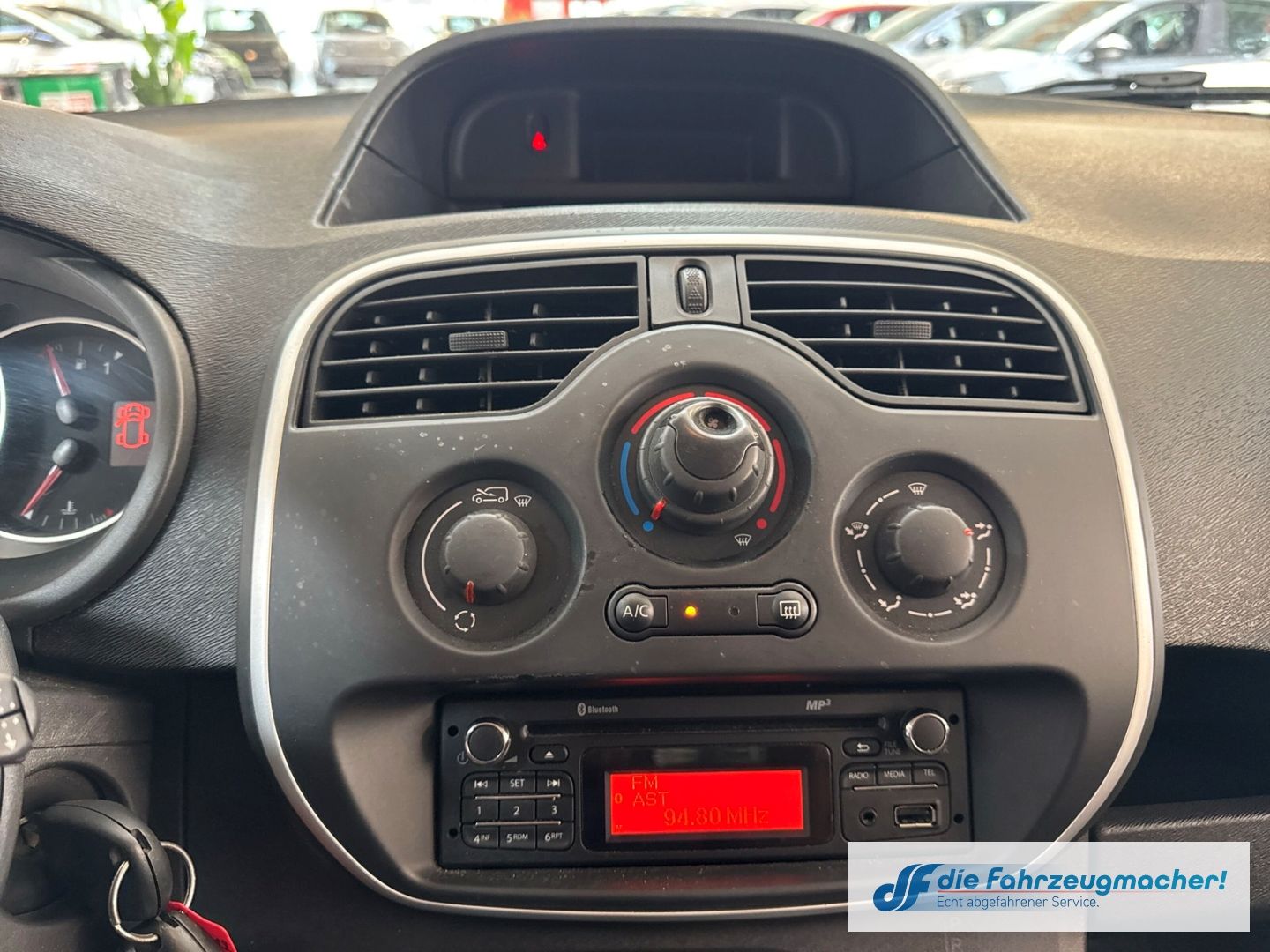 Fahrzeugabbildung Renault Kangoo Rapid Extra Fahrerprofil Tel.-Vorb. PDC B