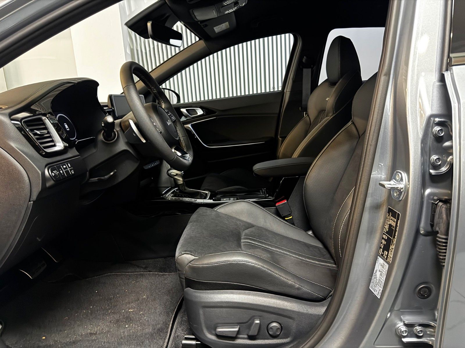 Fahrzeugabbildung Kia XCEED 1.6T 180PS GTL LEDER NAVI KAMERA KLIMAAUT.