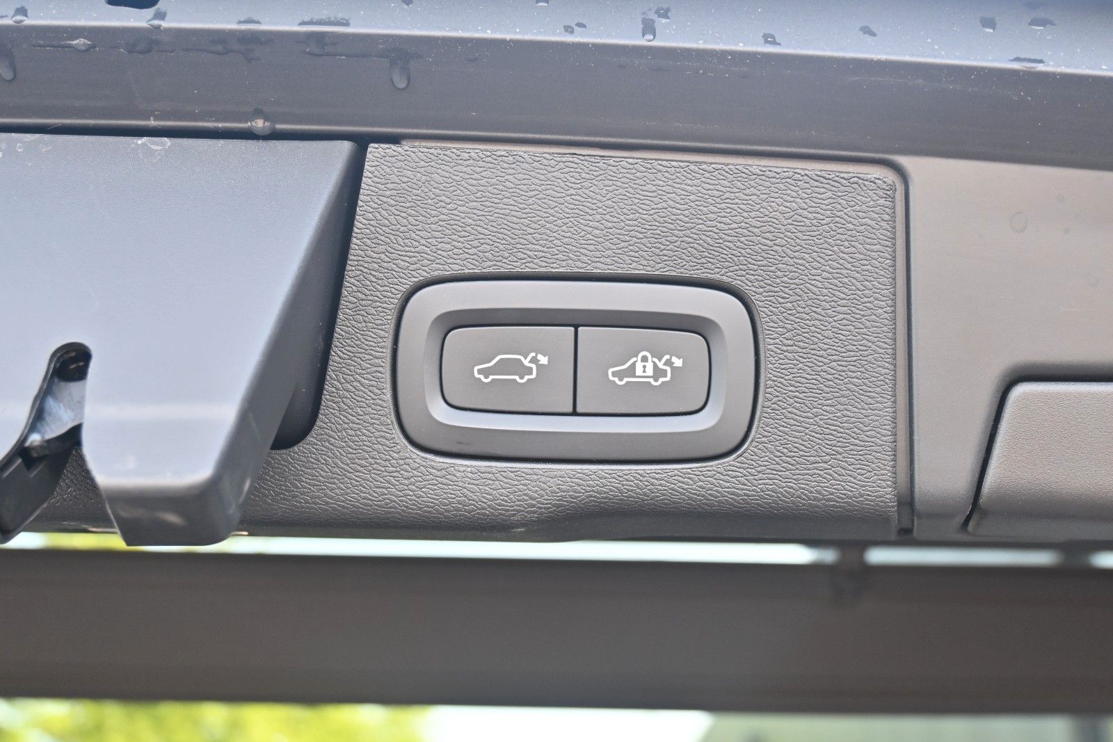 Fahrzeugabbildung Volvo XC60 B5 AWD Plus Dark*LED*PANO*360*H&K*BLIS