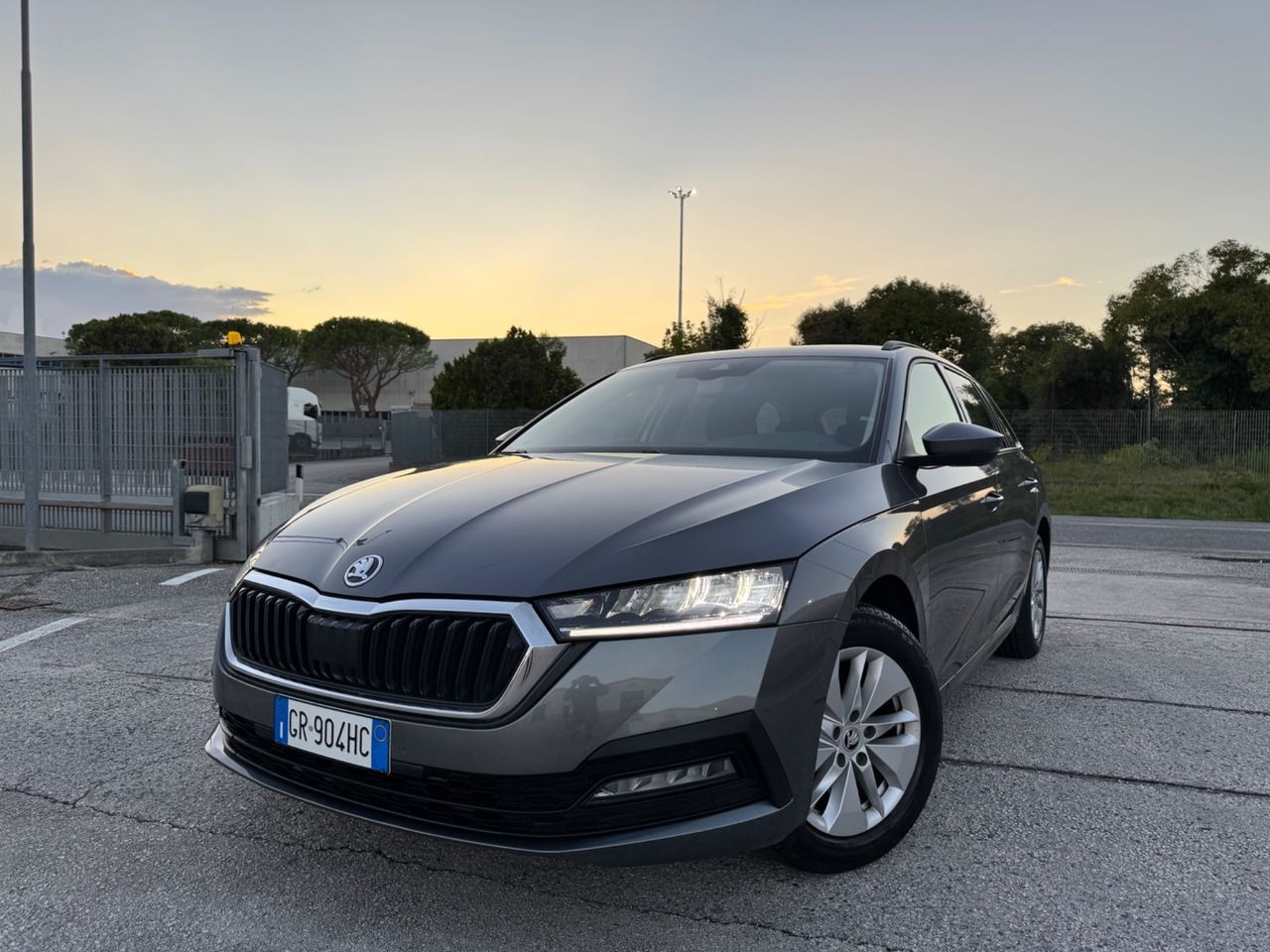 Skoda SKODA OCTAVIA 2.0 Tdi Dsg Wagon - Led Carplay imagem 3