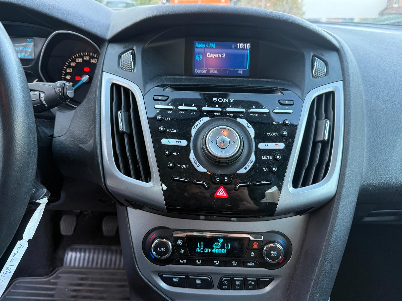Ford Focus 2013 — photo 16