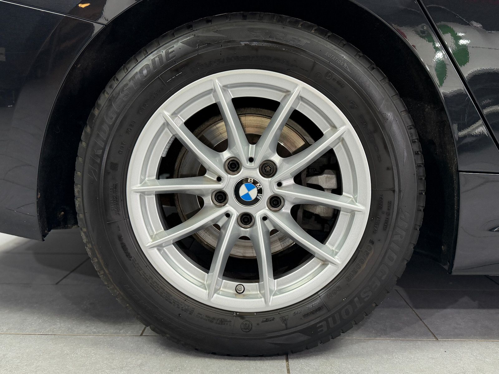 Fahrzeugabbildung BMW 320i Touring M Sport|HIFI|RF-CAM|ACC