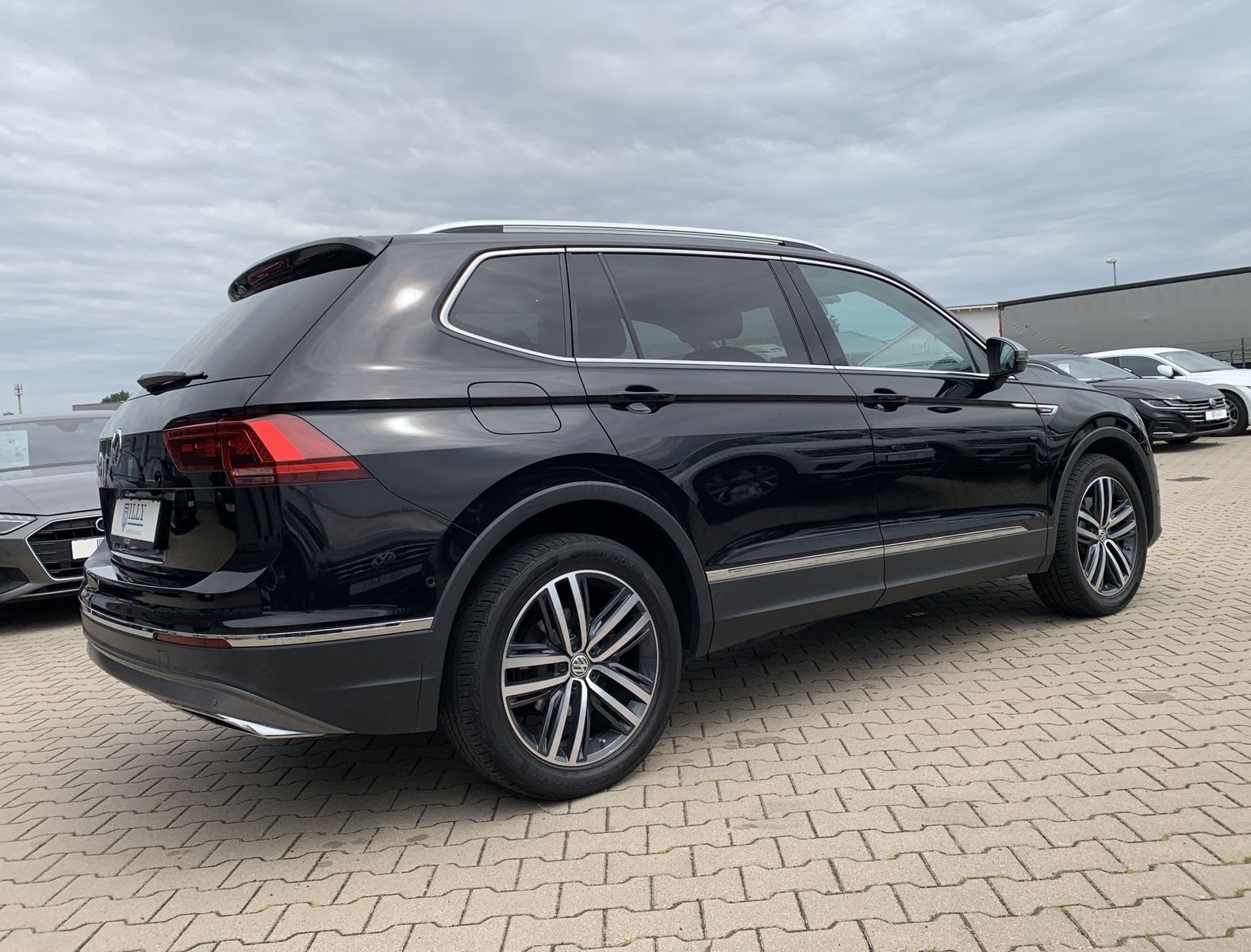 Fahrzeugabbildung Volkswagen Tiguan Allspace 2.0 TDI*Highline*4Motion*AHK*Cam