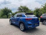 Volkswagen T-Roc Sport 4Motion/R-Line/AHK/8-fach/MirrorLink - Volkswagen T-Roc: Blau