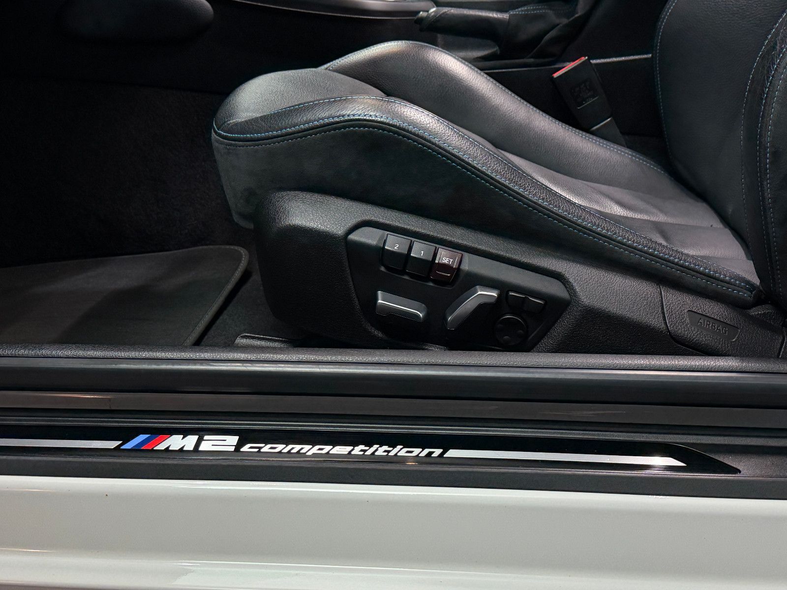 Fahrzeugabbildung BMW M2 Competition|H&K|KW|RF-Kamera|Assistent