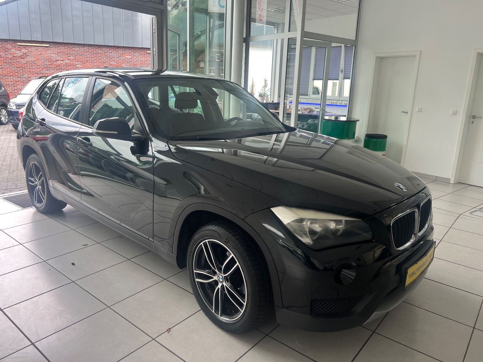 Fahrzeugabbildung BMW X1 18 d xDrive * AUTOMATIK *