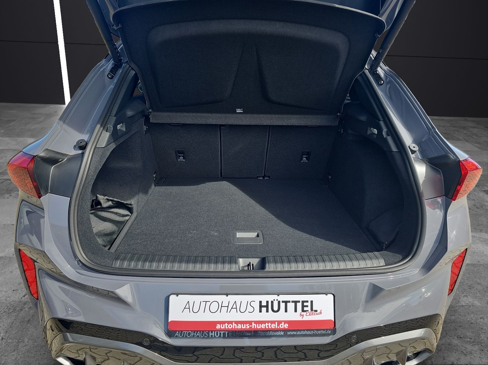 Fahrzeugabbildung CUPRA Terramar 1.5 eTSI DSG ACC LED NAVI