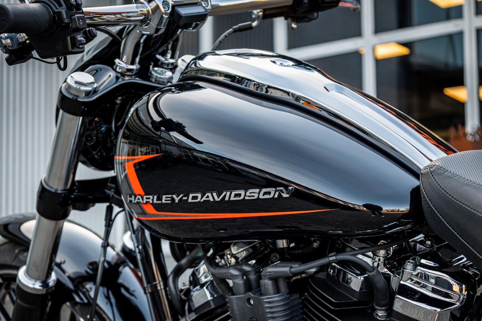 Fahrzeugabbildung Harley-Davidson FXBR Breakout 117 cui - Jekill & Hyde