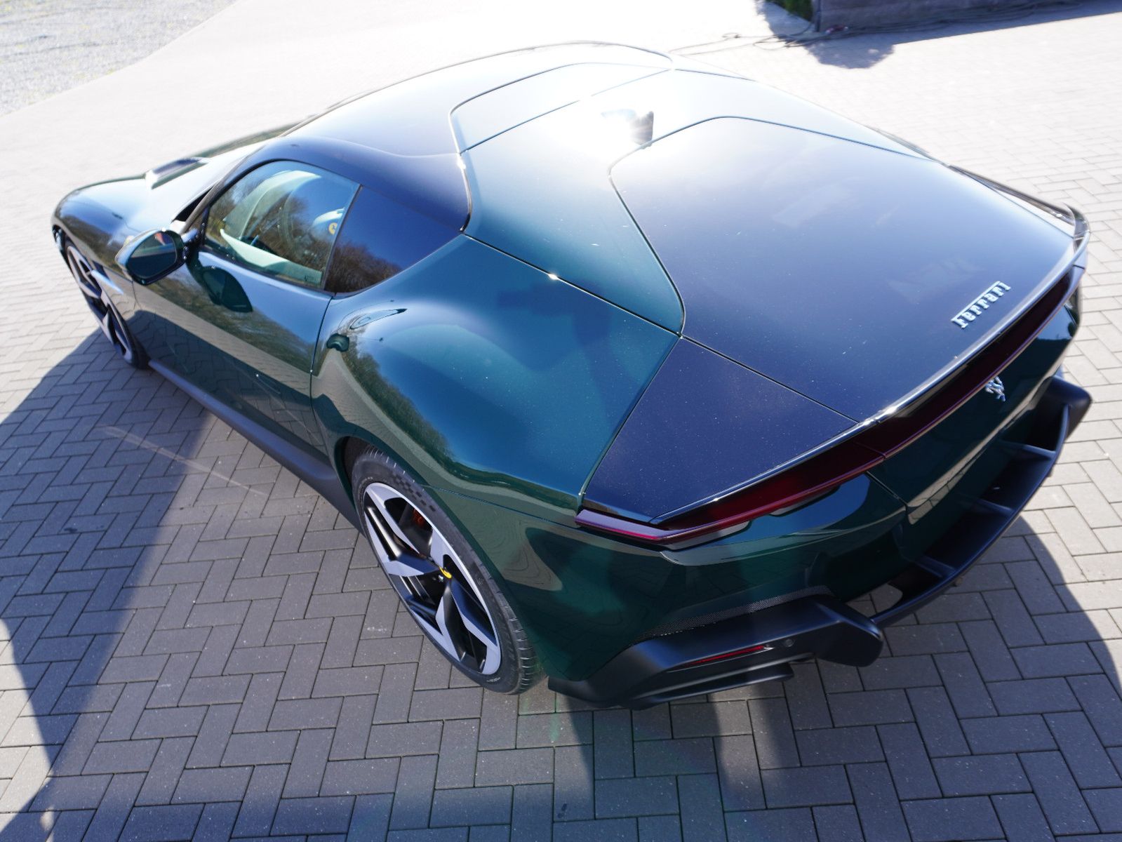 Fahrzeugabbildung Ferrari *Pano,ACC,Lift,Carbon,Histori. Colour*