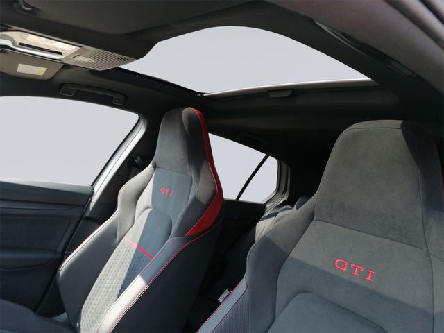 Golf VIII GTI Clubsport AKRA+PANO+DCC+MATRIX