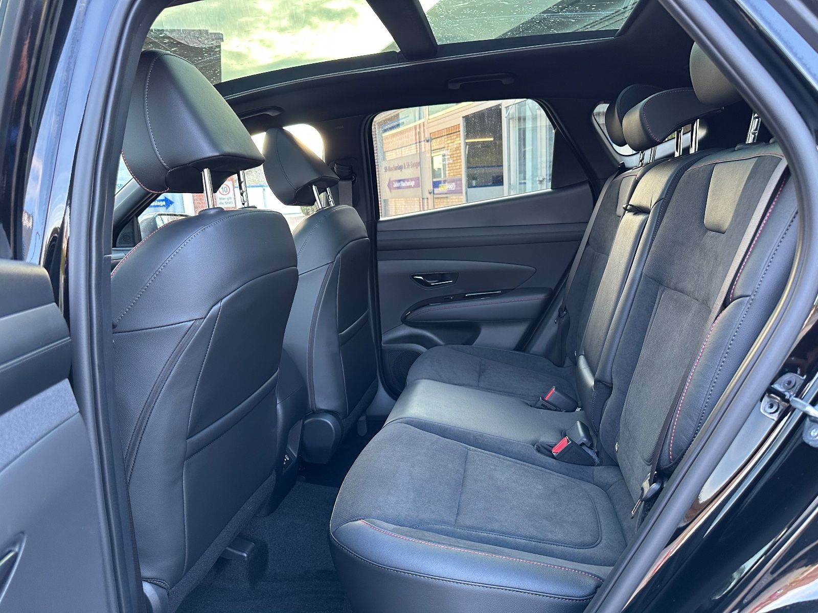 Fahrzeugabbildung Hyundai Tucson N-Line 1.6 T-GDi DCT Navi/Pano/ACC/Shzg.
