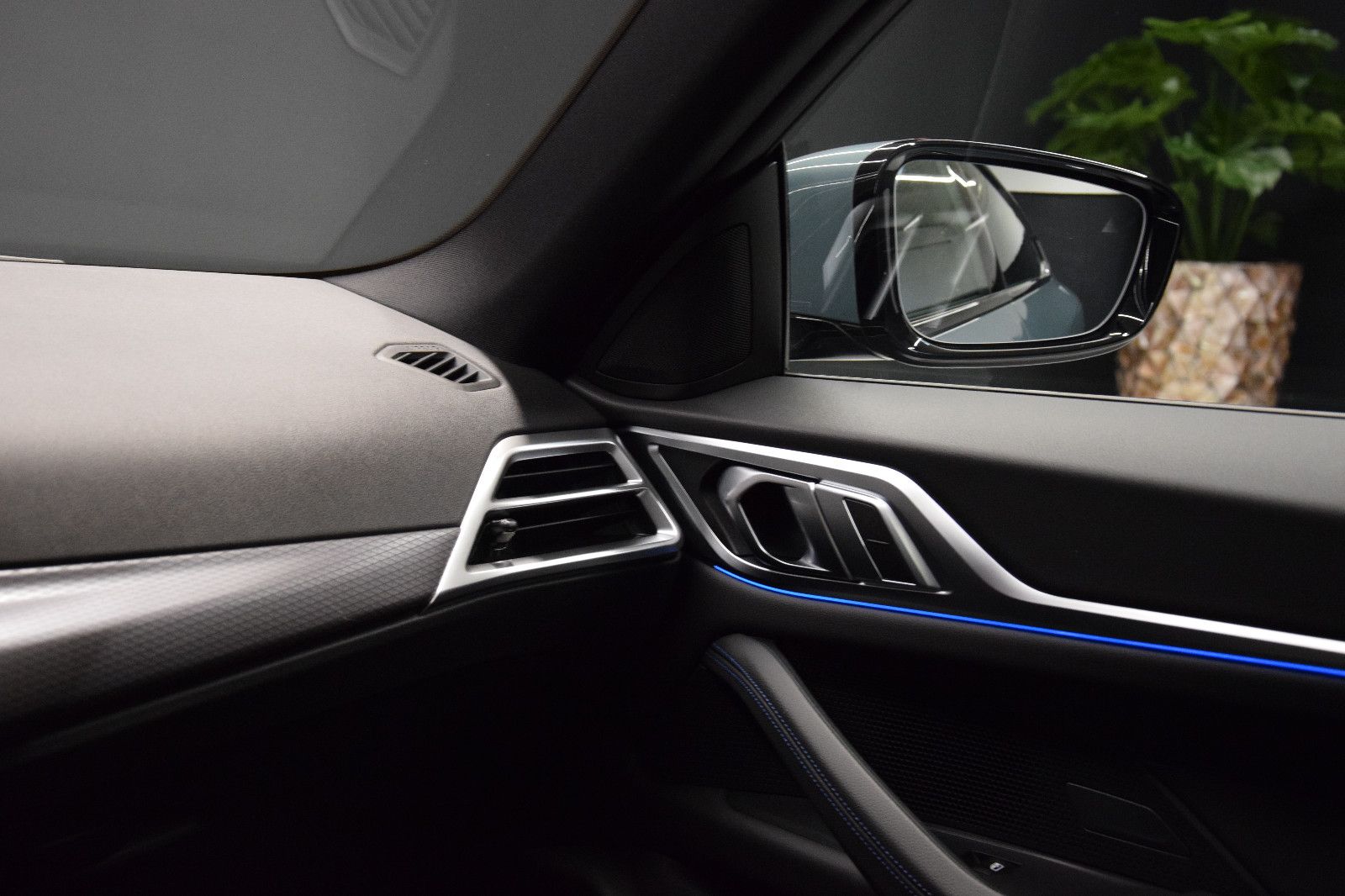 Fahrzeugabbildung BMW 420d xDrive MSport Pano HuD ACC Keyless 360° Amb