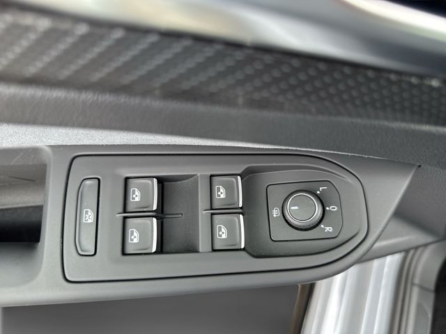 Golf Variant R-Line 1.5 eTSI, Navi, BlackStyle,