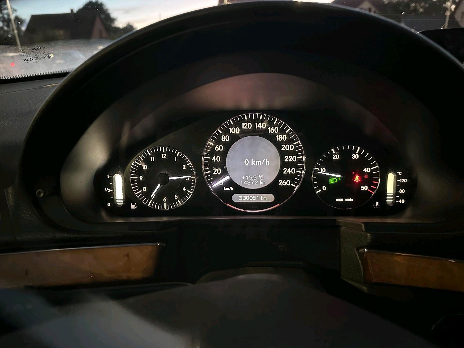 Mercedes-Benz E220 2007 — photo 7