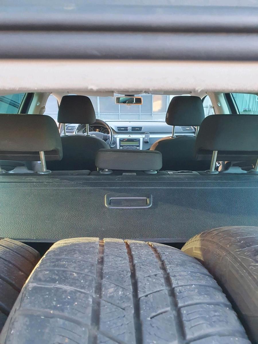 Volkswagen Passat 2009 — photo 8