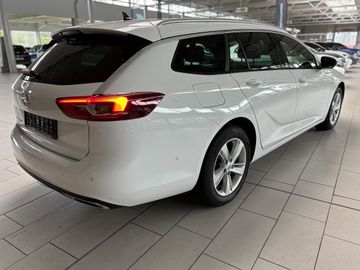 Fotografie des Opel Insignia Sports Tourer 2.0 Diesel AT Elegance AH