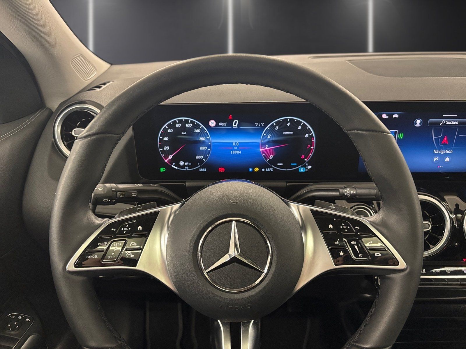 Fahrzeugabbildung Mercedes-Benz GLA 200 Progressive*Pano*Distro*Totwink*LED*Kam*