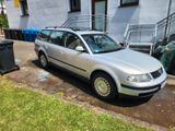 Volkswagen Passat 1.6 Basis - Volkswagen Passat aus 2000: Kombi