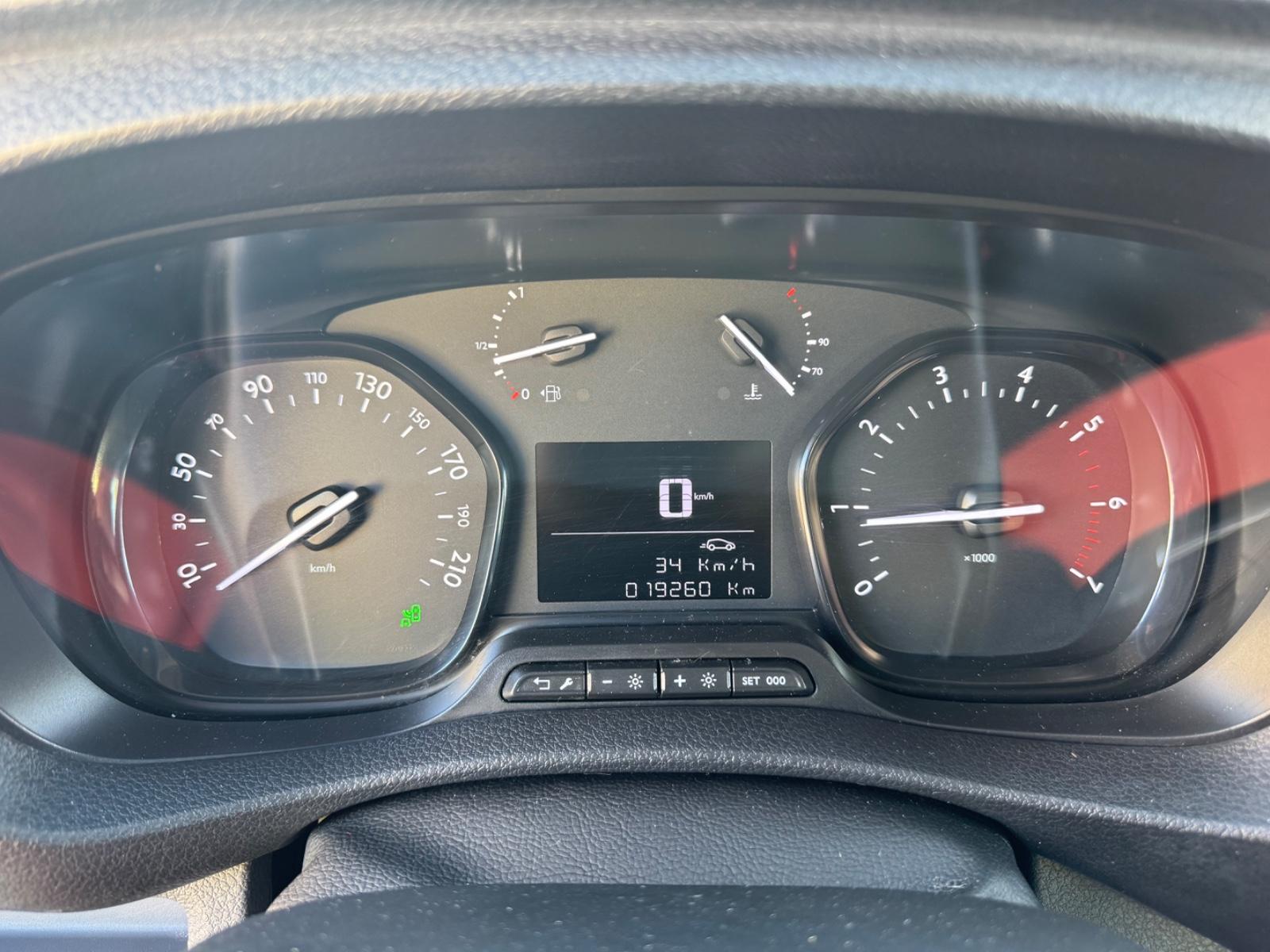 Peugeot Expert Traveller L2 8Sitzer 2xPDC+NAVI+Tempomat