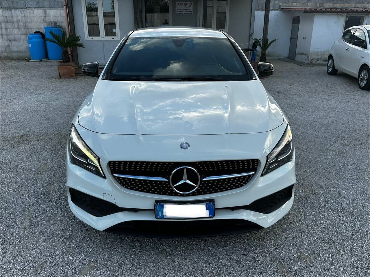 MERCEDES-BENZ CLA 200