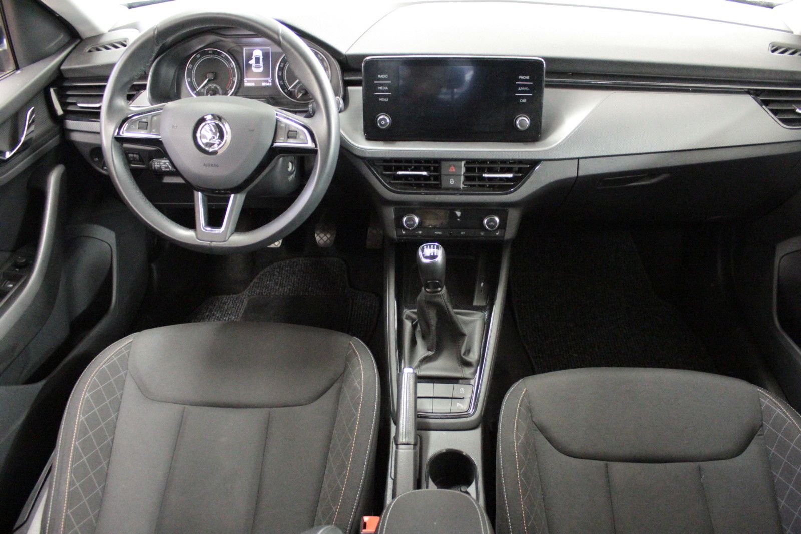 Fahrzeugabbildung SKODA Kamiq 1.0 TSI 85kW Ambition *Winterräder Alu*