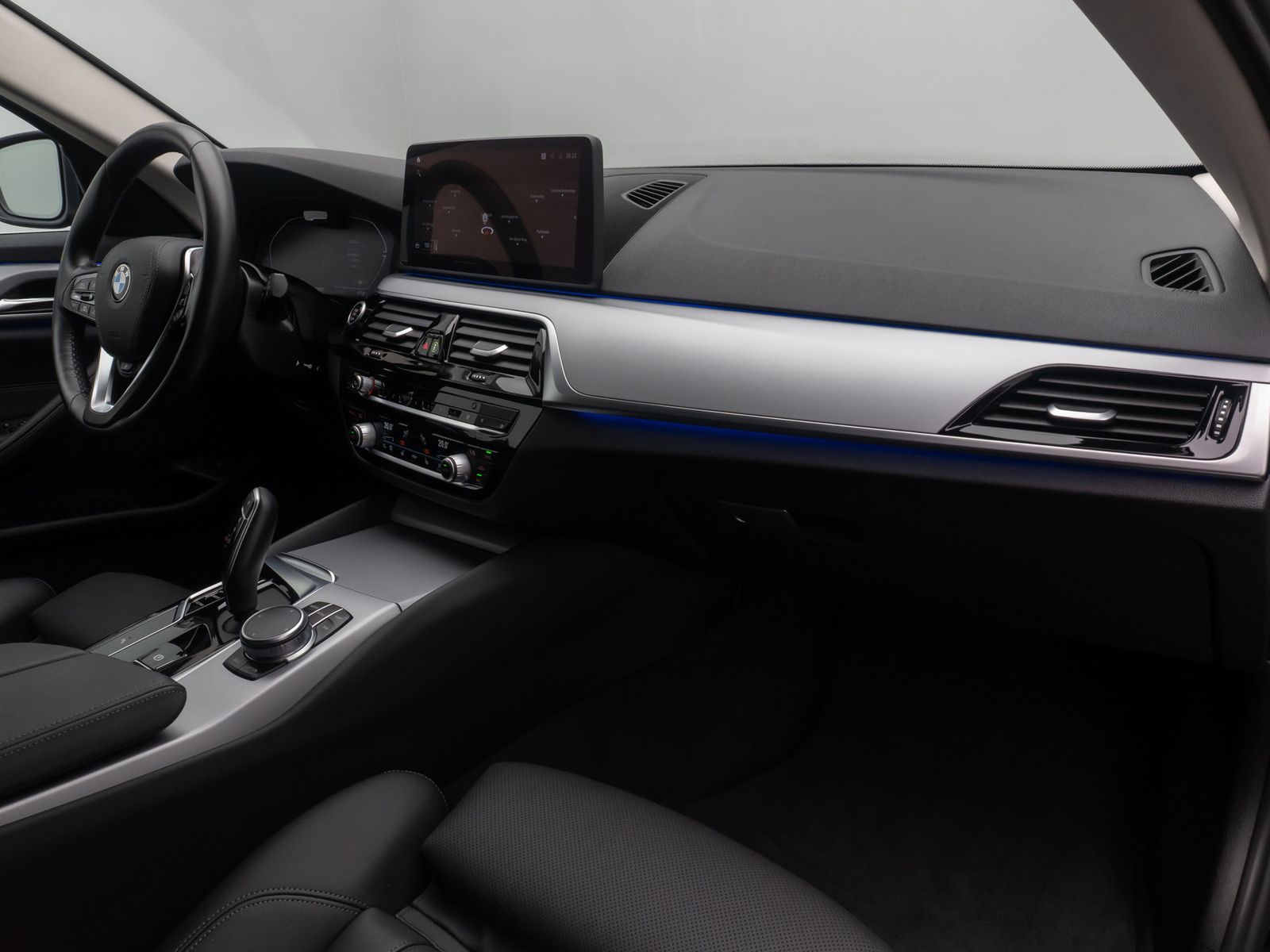 Fahrzeugabbildung BMW 520d xD Laser ACC HUD DAB Kamera DisplKey Alarm