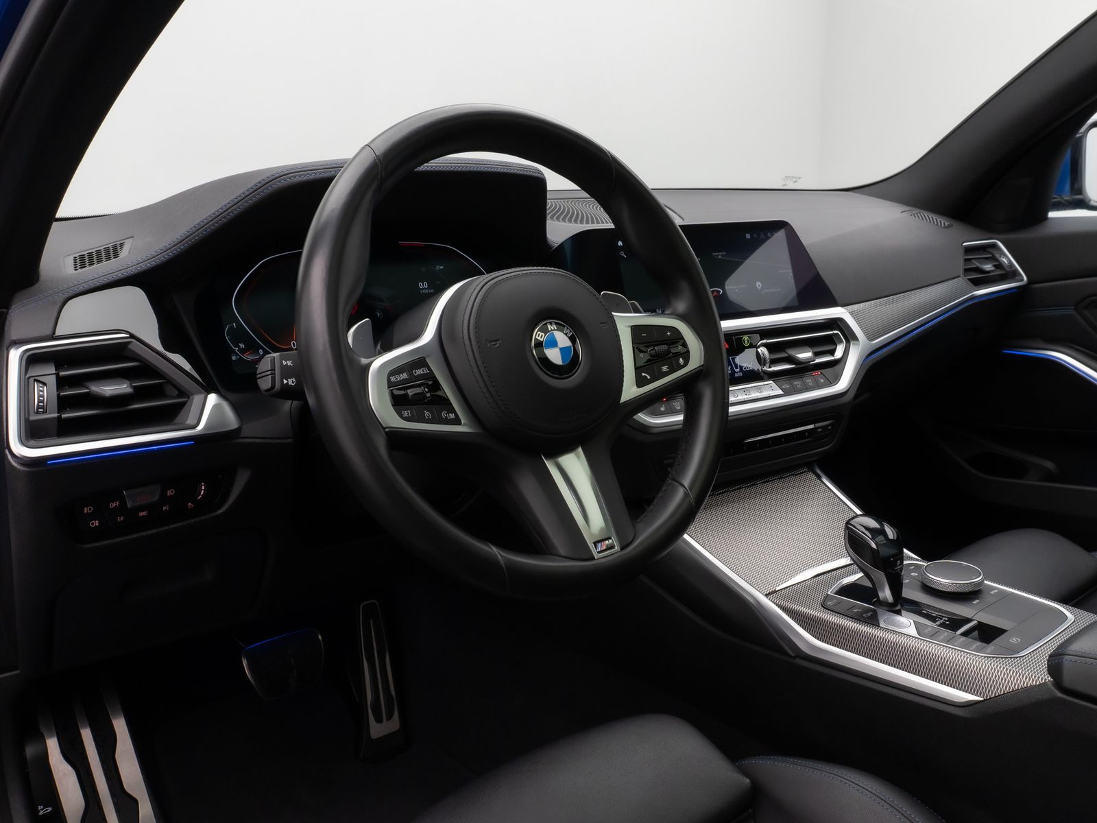 Fahrzeugabbildung BMW 320i M Sport Panorama Kamera HUD DAB HiFi Laser