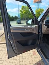 Volkswagen T7 Multivan 2,0 TDI SCR DSG Life Life - VW T7 Multivan von privat