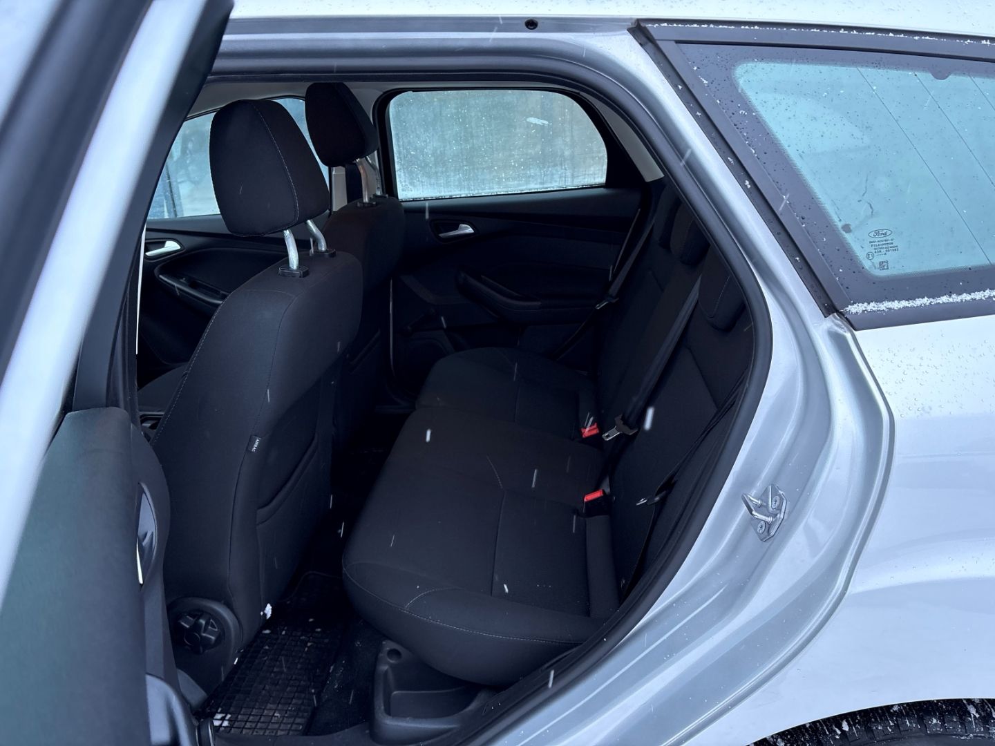 Fahrzeugabbildung Ford Focus PDC Klima Tempomat neuer Zahnriemen