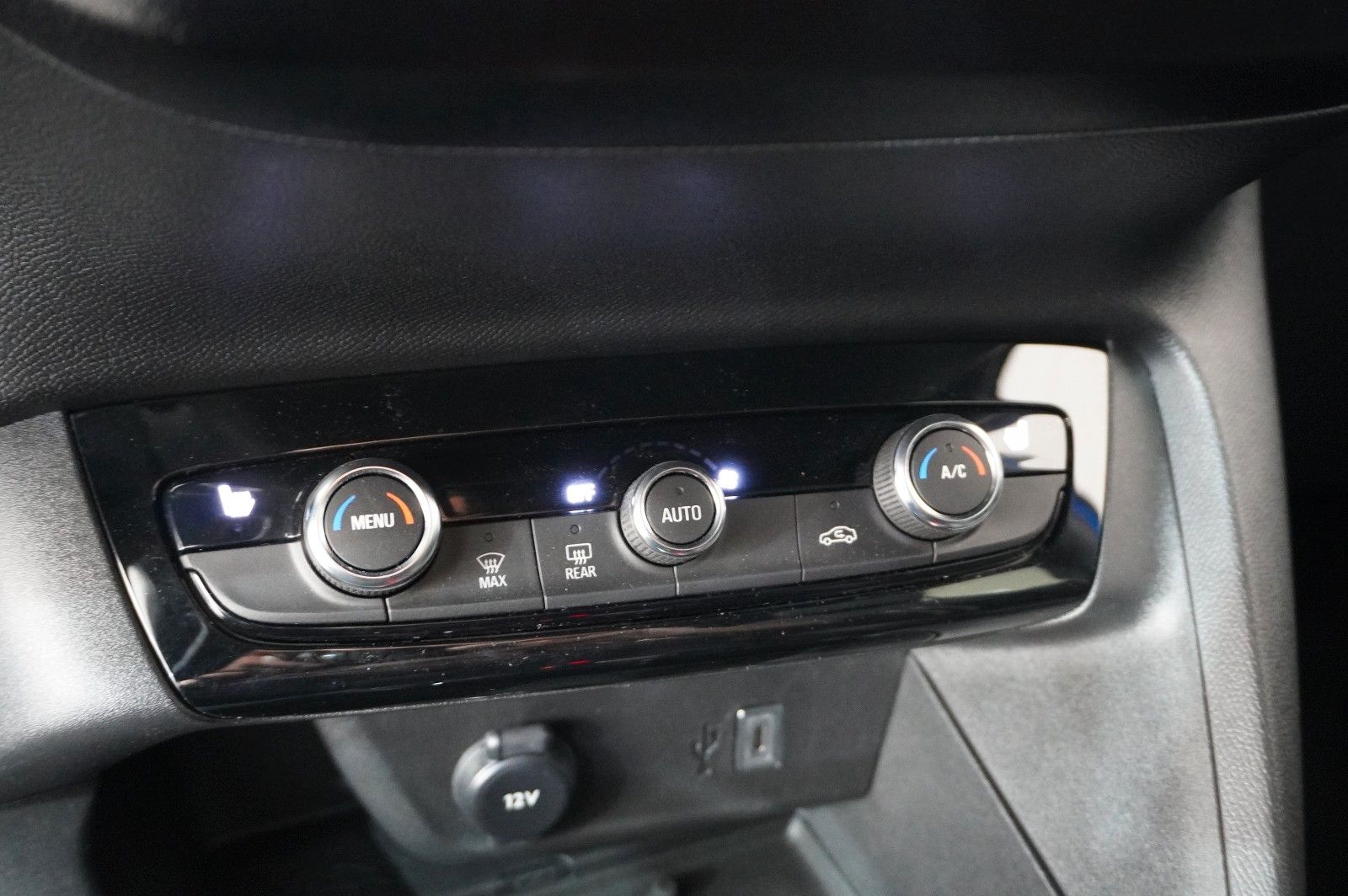 Fahrzeugabbildung Opel Corsa F 1.2T GS SPORT NAVI/LED/KAMERA/SPORT/DAB+