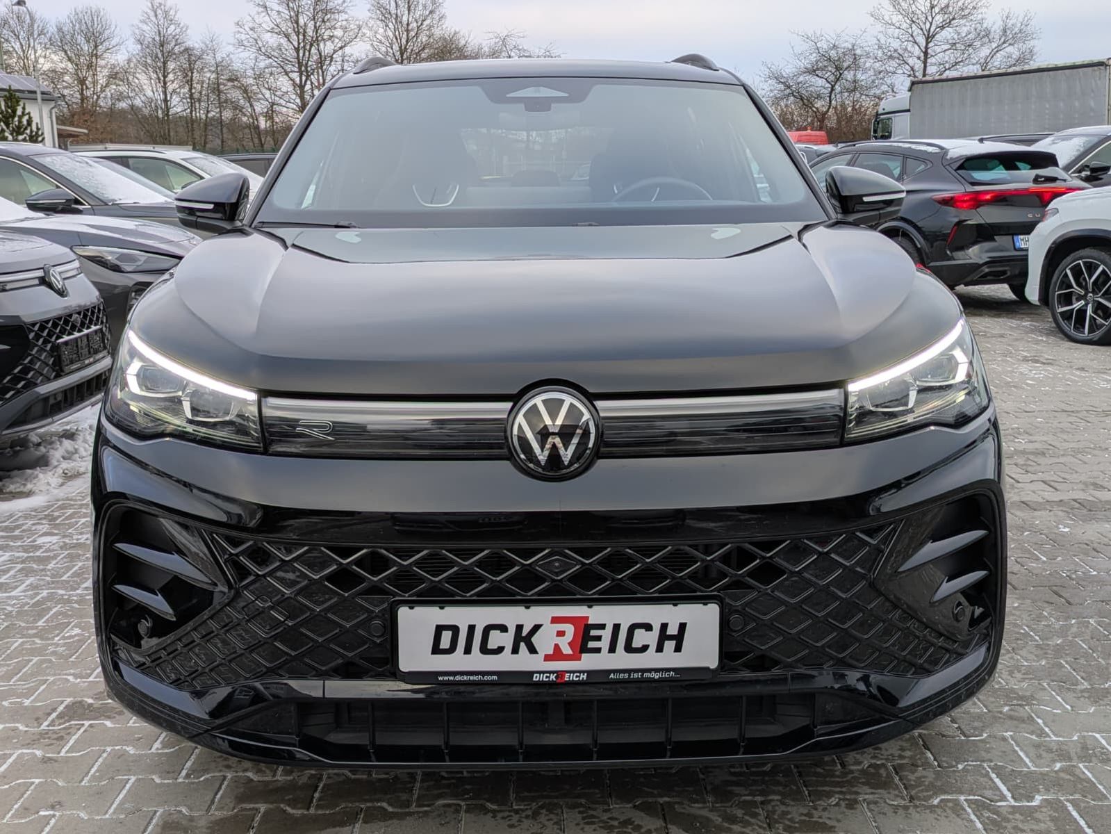 Fahrzeugabbildung Volkswagen Tiguan 2.0 TDI 4M R-Line PANO*H&K*AHK*MATRIX*20"