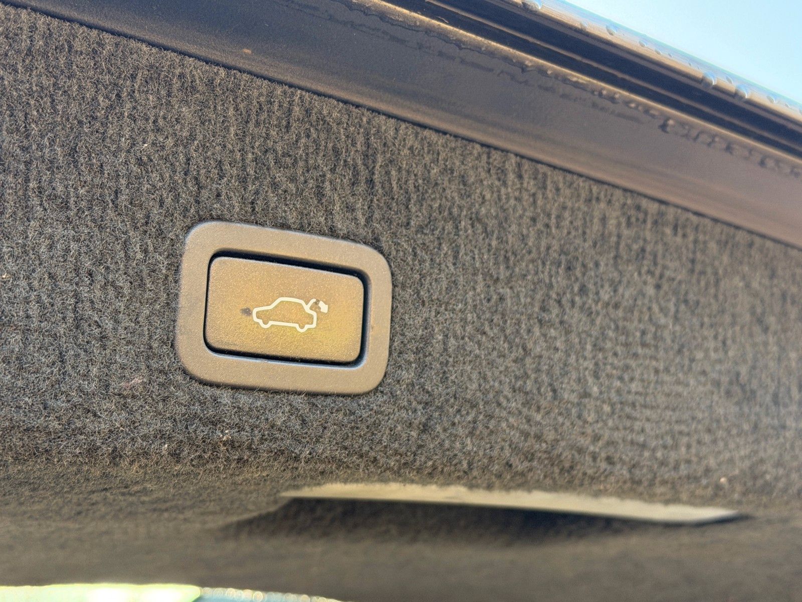 Fahrzeugabbildung Volvo V70 D4 Linje Svart *Allwetter*Bi-Xenon*Standhzg*