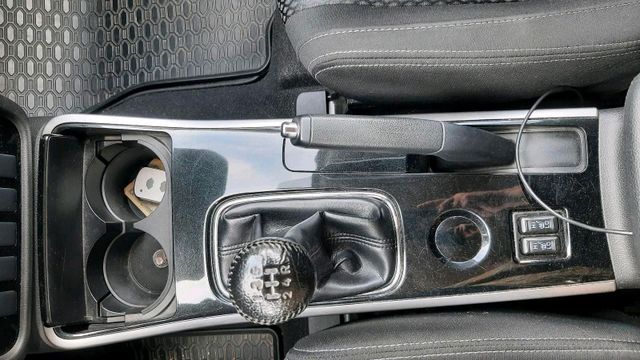 AUDI Mitzubishi Aoutlander 3