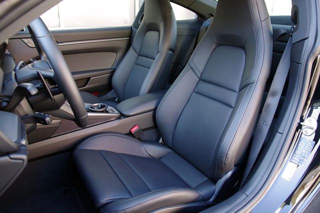 Porsche 992.2 4S*Schiebdach,Chrono,Sitzlüftung,BOSE,360°