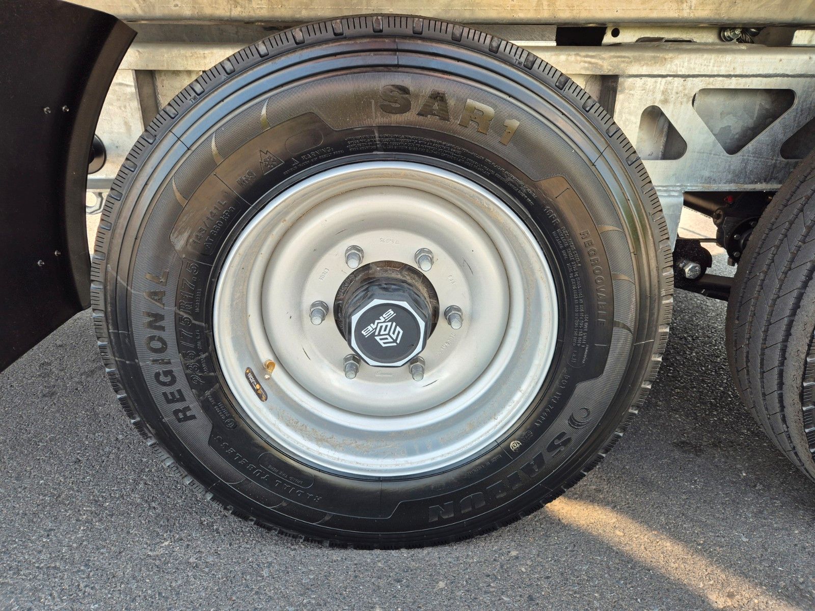 Fahrzeugabbildung Humbaur HTK 115524 Dreiseitenkipper vollverzinkt