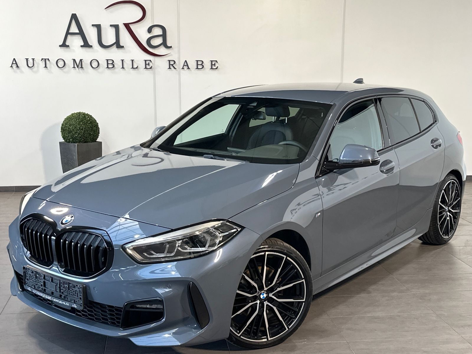 Fahrzeugabbildung BMW 118 i M-Sport NAV+LED+KAMERA+H&K+DA
