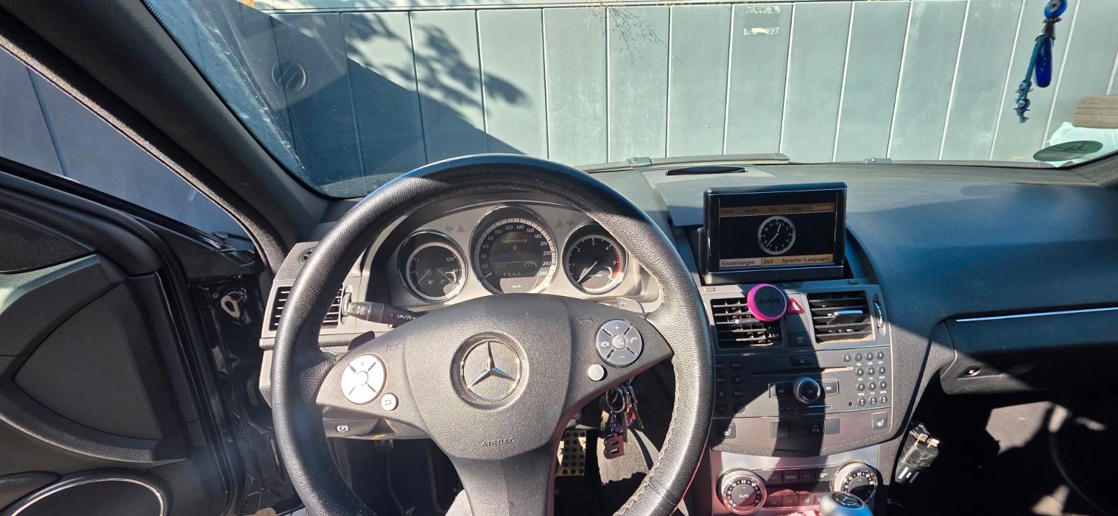 Mercedes-Benz C250 2009 — photo 7
