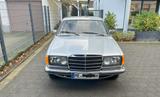 Mercedes-Benz 230 - Mercedes-Benz 230 in Düsseldorf