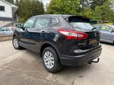 Nissan Qashqai Visia - mit Benzin-Antrieb: Violett, Geländewagen