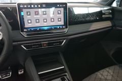 VW Tiguan 1.5 eTSI R-Line | LED Plus | Navi | AHK VW Tiguan 1.5 eTSI R-Line | LED Plus | Navi | AHK