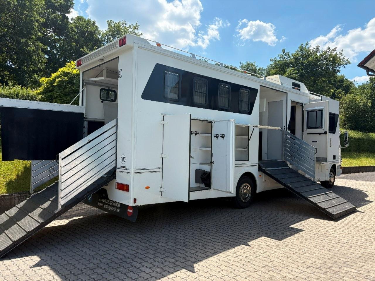 Mercedes-Benz 1529 Atego, 6-7 Pferde, Wohnabteil, Doppelpopout