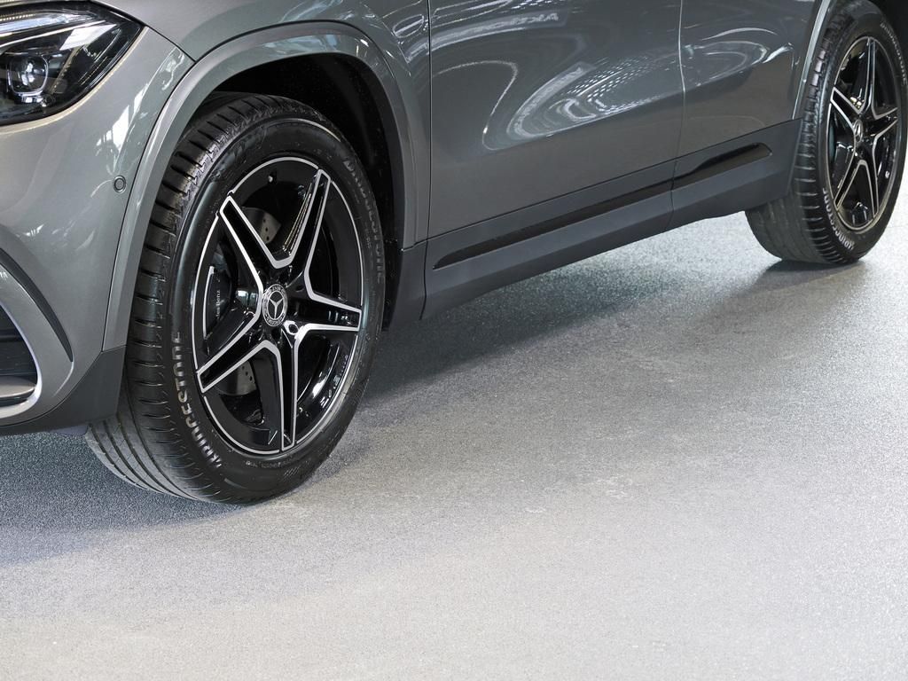 Mercedes-Benz GLA 180 AMG NIGHT PANO MULTIBEAM 19-ZOLL imagem 3