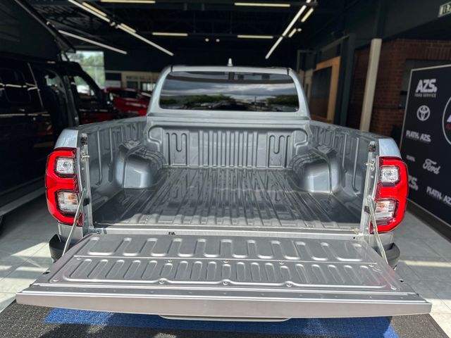 Toyota Hilux Double Cab Invincible 4×4 *SOFORT*
