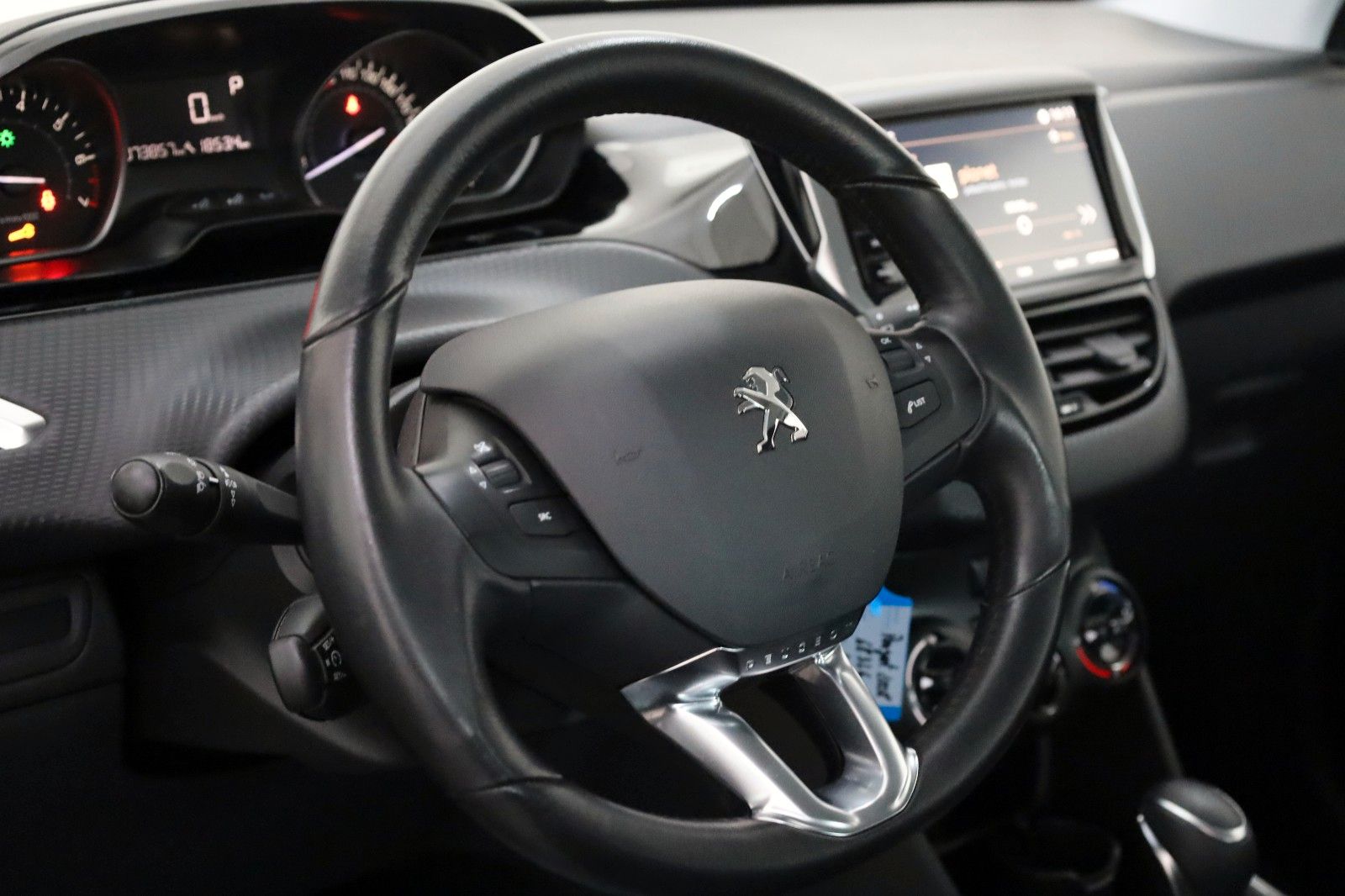 Fahrzeugabbildung Peugeot 2008 Active Klima.SH,PDC