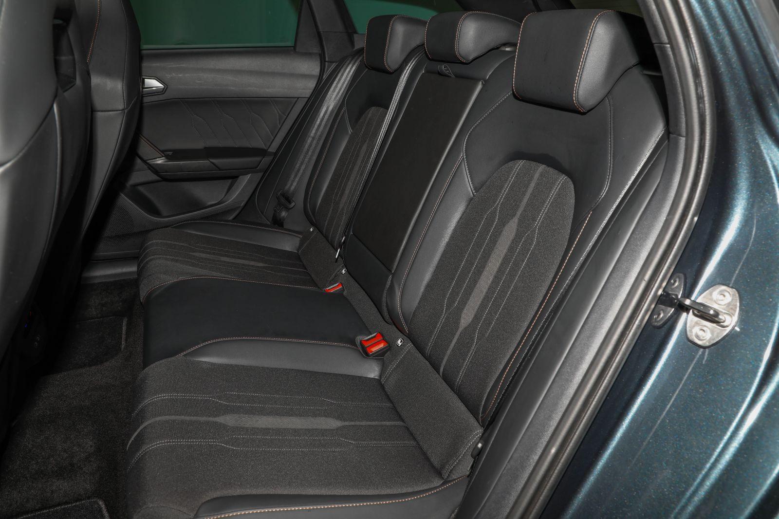 Cupra Leon ST 1.4 eTSI DSG VZ AHK SHZ ACC Kam. Beats, миниатюра 13