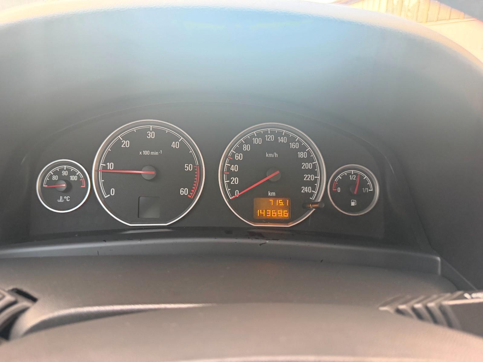 Opel Vectra 2005 — photo 8
