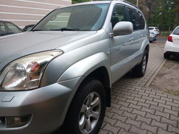 Toyota Land Cruiser - 1